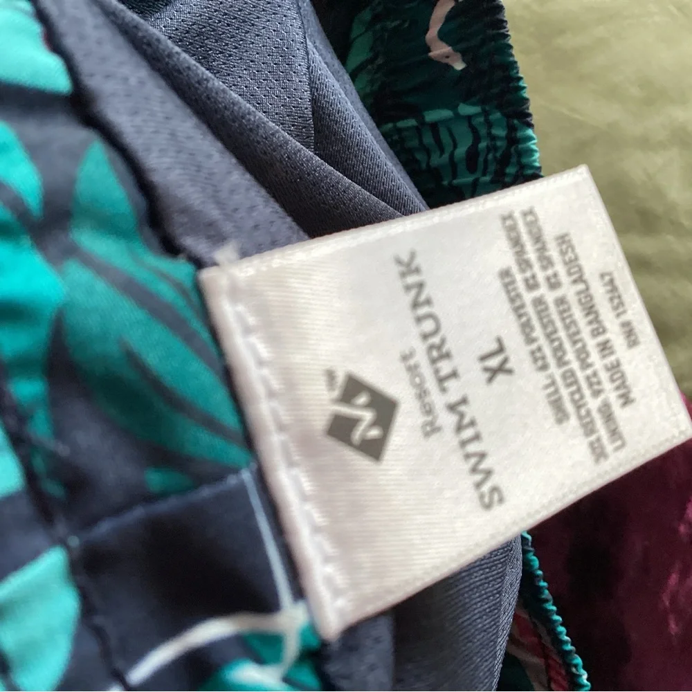 Members Mark Men's Navy Flamingo Print Swim Trunks - Pink & Teal BNWT